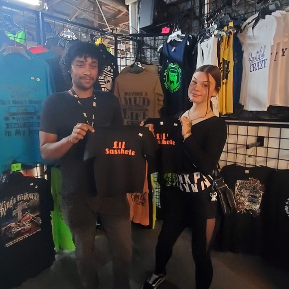 Meet your Posher, Amanda - Picture 3 of 16